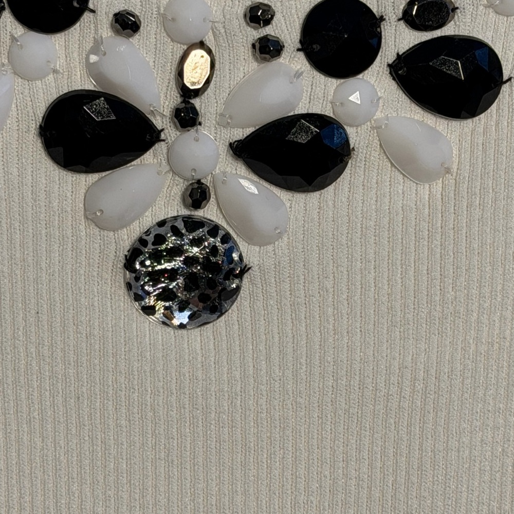 Ruby Rd. Embellished White Ribbed Tank Top - Picture 4 of 7